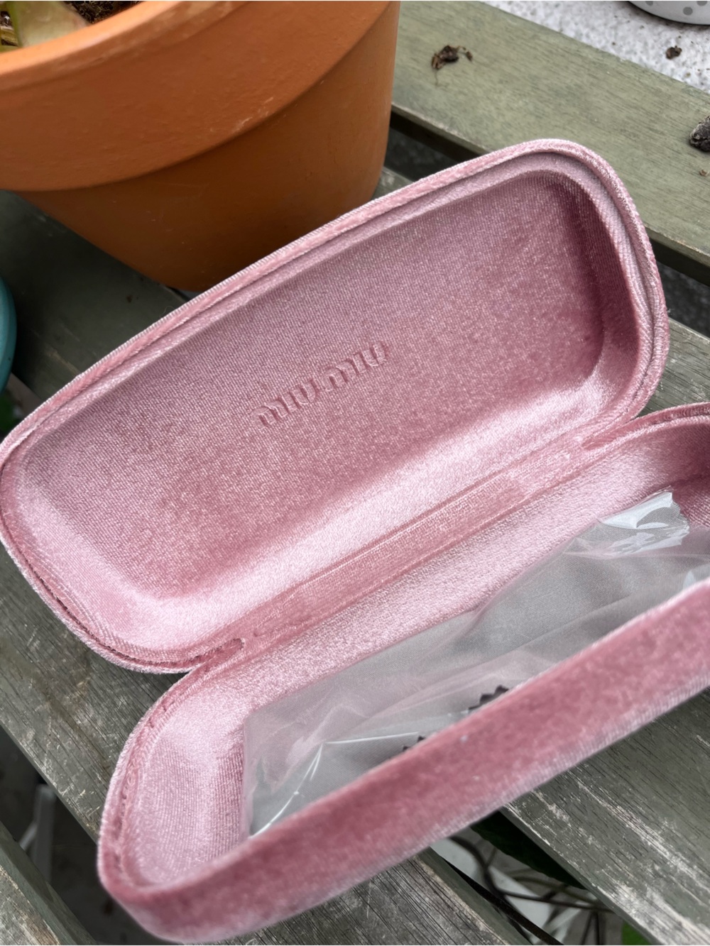 Miu Miu - Blush Pink Velvet Eyeglass Case - Picture 2 of 3
